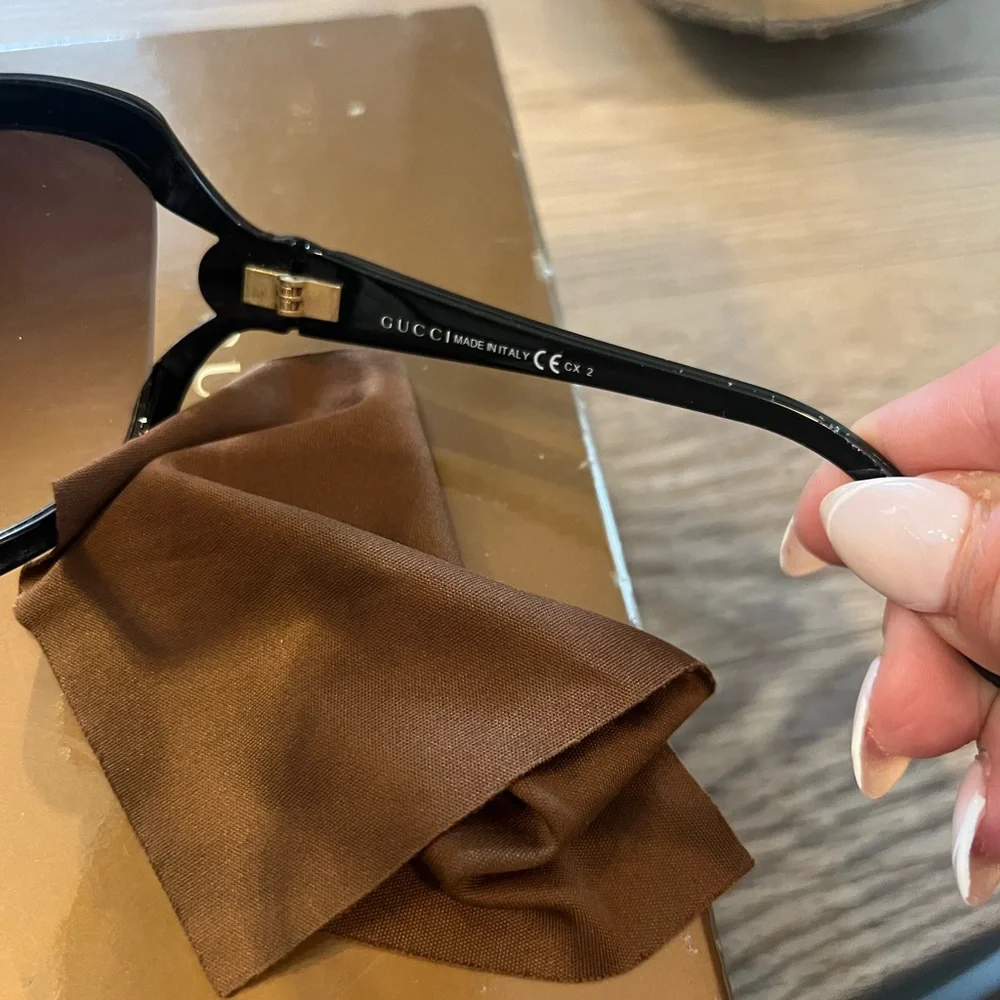 Vintage gucci sunglasses - Picture 3 of 10